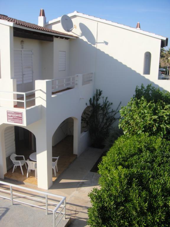 Apartamentos Rayma I-Ii-Iii Cala Blanca  Exterior photo