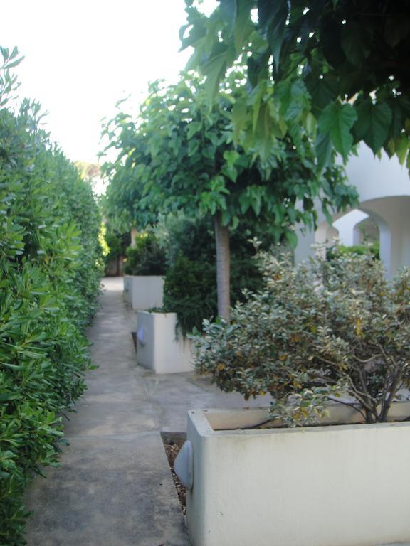Apartamentos Rayma I-Ii-Iii Cala Blanca  Exterior photo