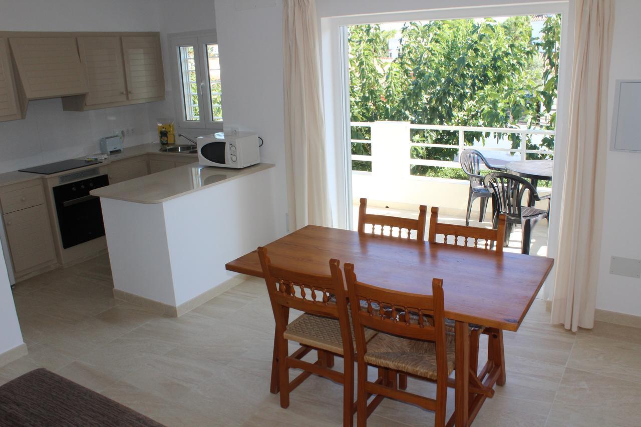 Apartamentos Rayma I-Ii-Iii Cala Blanca  Exterior photo