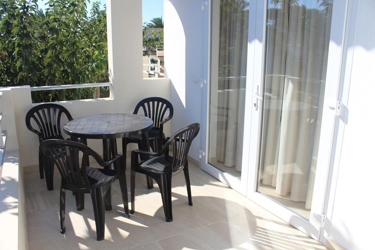 Apartamentos Rayma I-Ii-Iii Cala Blanca  Exterior photo